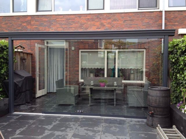 Terrassenüberdachung in matt anthrazit, 3,06m x 2,50m mit Glaseindeckung klar